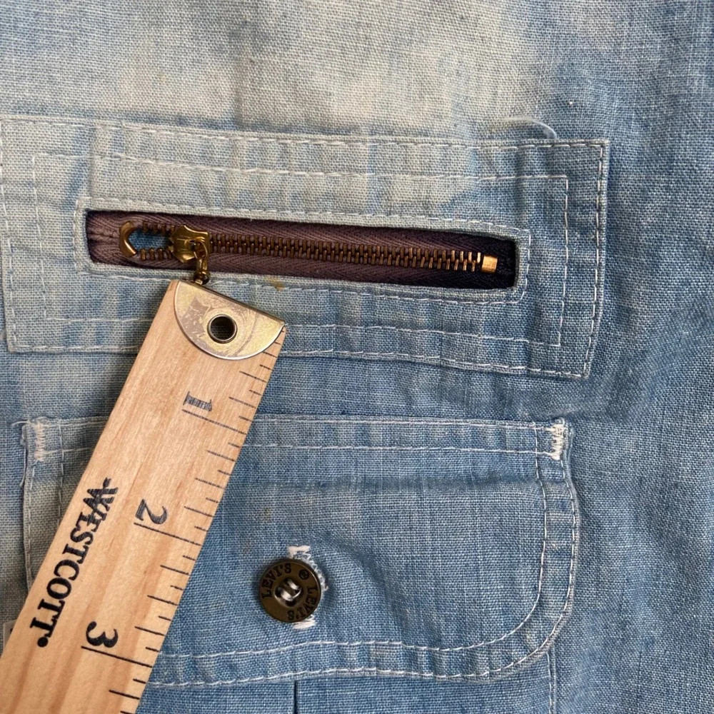 Vintage Levi's 70s Men's Bleached‎ Denim Button Up Short Sleeve Shirt Large